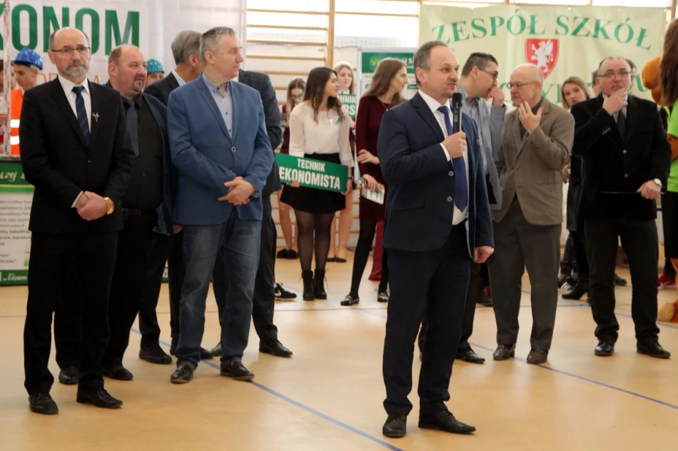 Powiatowe Targi Edukacyjne w ZSTiO - zdjęcie 3
