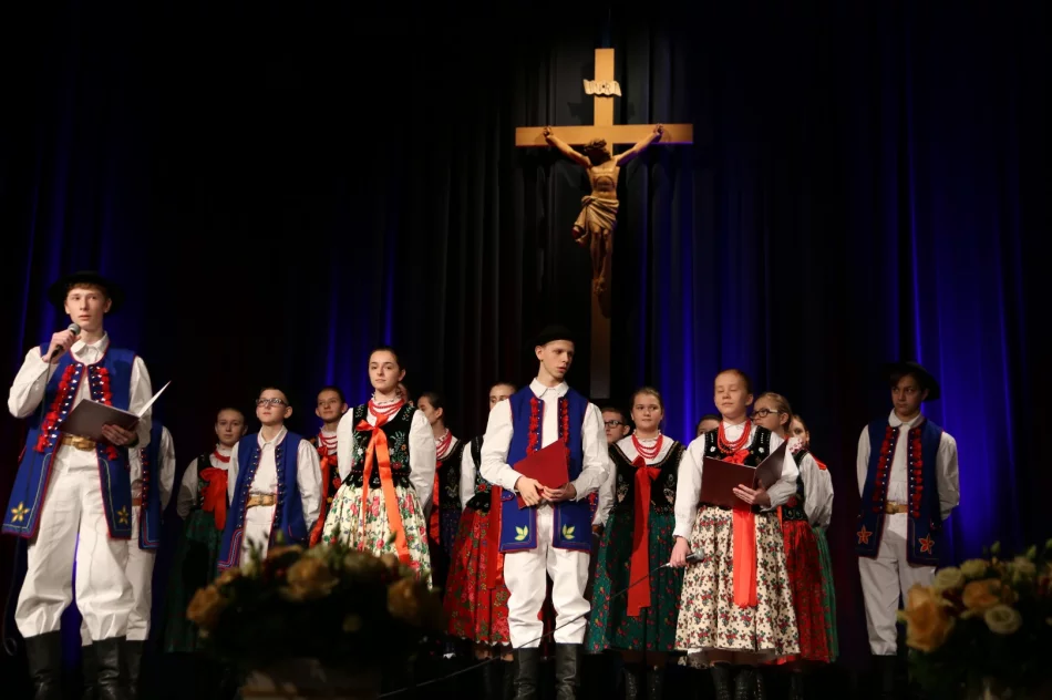 XXVII Forum Rodziny Szkół im. Jana Pawła II z udziałem uczniów z Męciny - zdjęcie 2