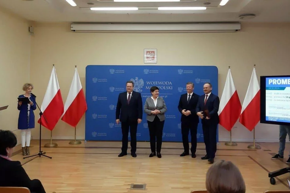 Gmina Limanowa z promesami na remont trzech dróg - zdjęcie 2