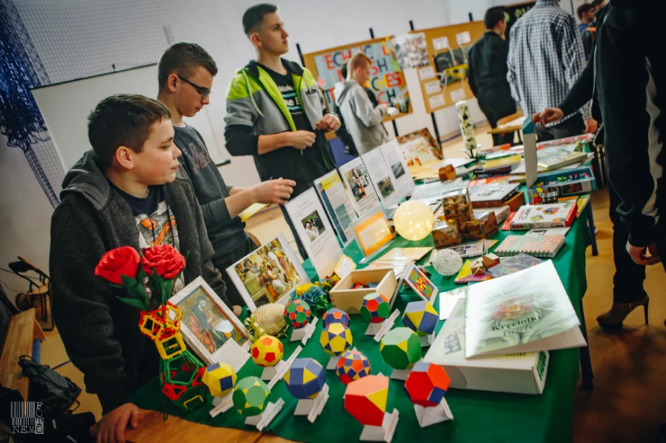Powiatowe Targi Edukacyjne 2019 w ZSTiO - zdjęcie 9