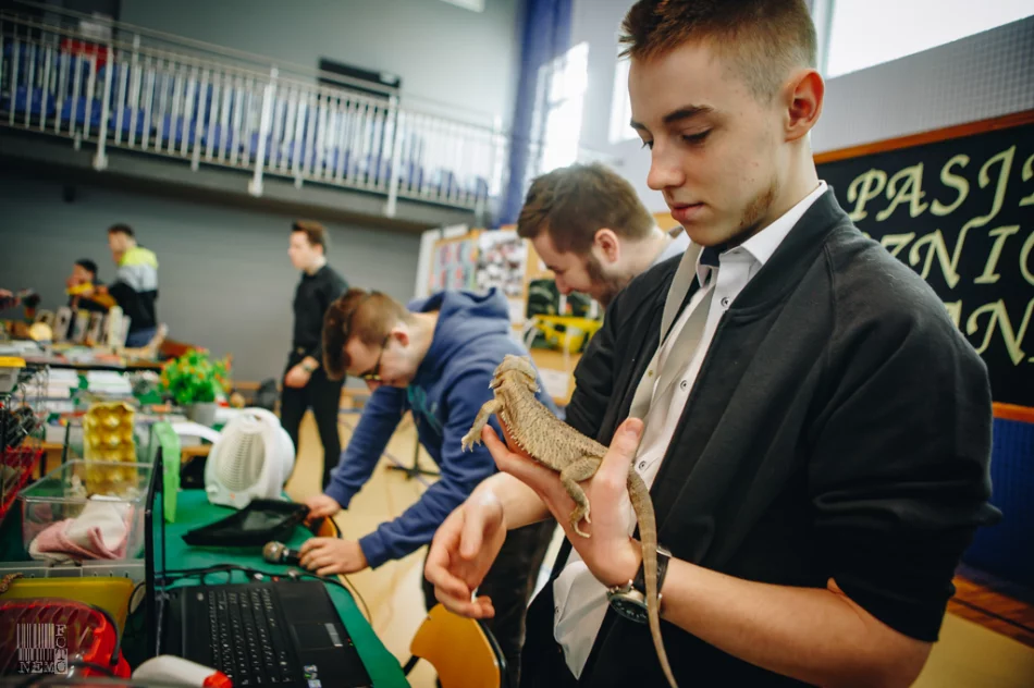 Powiatowe Targi Edukacyjne 2019 w ZSTiO - zdjęcie 12