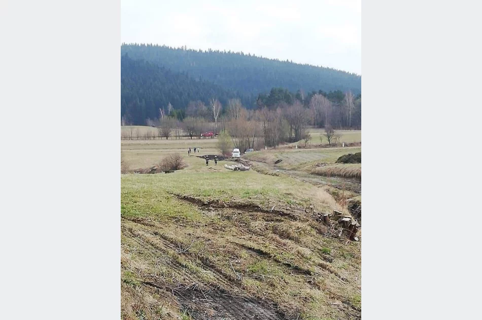 Motocyklista jeżdżąc po lesie na zboczu góry złamał nogę, Z pomocą przyszły służby - zdjęcie 2