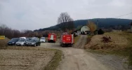 Motocyklista jeżdżąc po lesie na zboczu góry złamał nogę, Z pomocą przyszły służby - zdjęcie 4