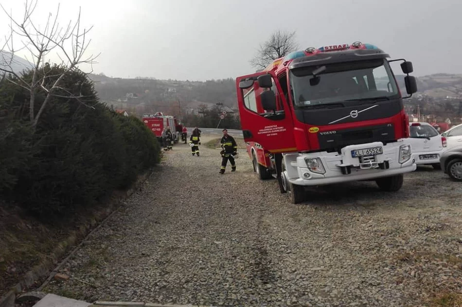 Motocyklista jeżdżąc po lesie na zboczu góry złamał nogę, Z pomocą przyszły służby - zdjęcie 6