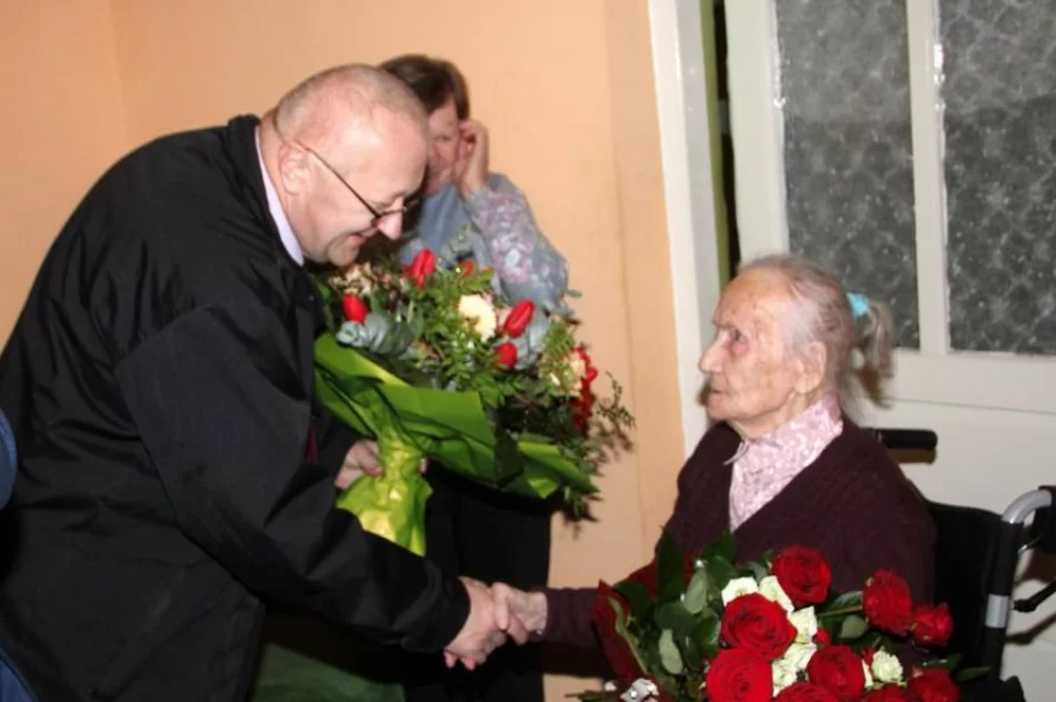 Setne urodziny pani Stanisławy Kaczmarczyk - zdjęcie 9