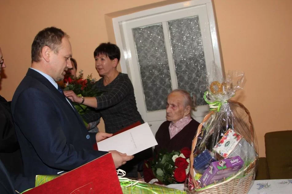 Setne urodziny pani Stanisławy Kaczmarczyk - zdjęcie 15