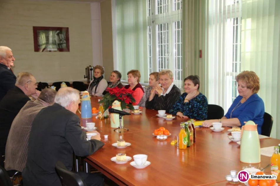 Przedświąteczne spotkanie z emerytowanymi pracownikami - zdjęcie 4