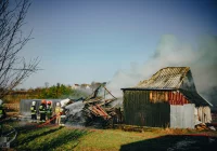 Budynek gospodarczy spłonął doszczętnie wraz z wyposażeniem - zdjęcie główne