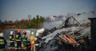 Budynek gospodarczy spłonął doszczętnie wraz z wyposażeniem - zdjęcie 3