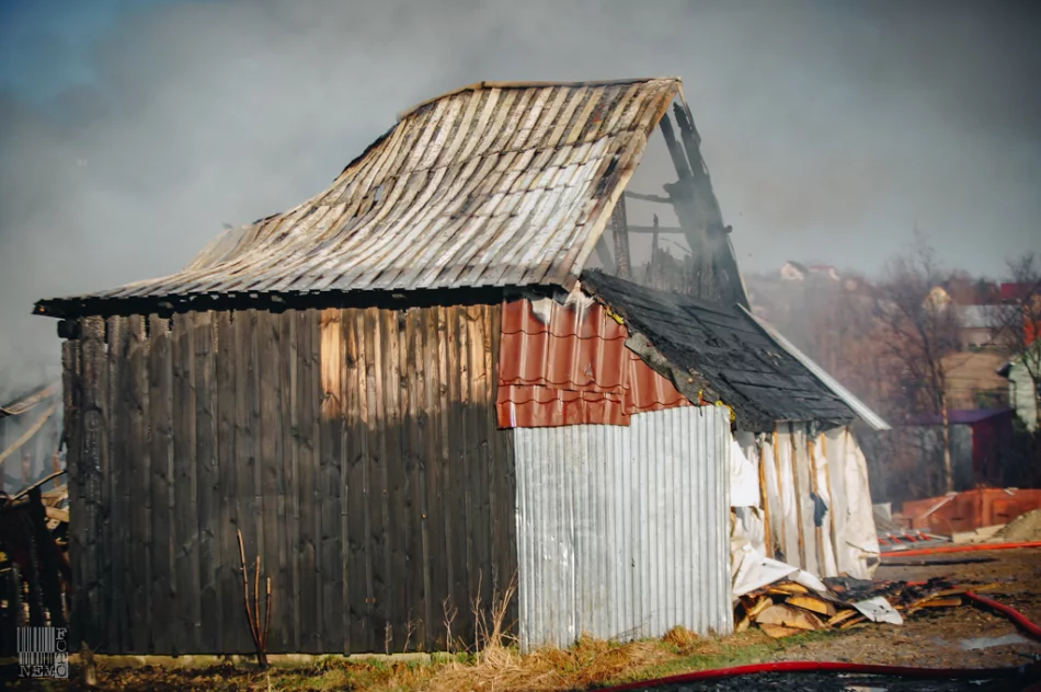Budynek gospodarczy spłonął doszczętnie wraz z wyposażeniem - zdjęcie 7