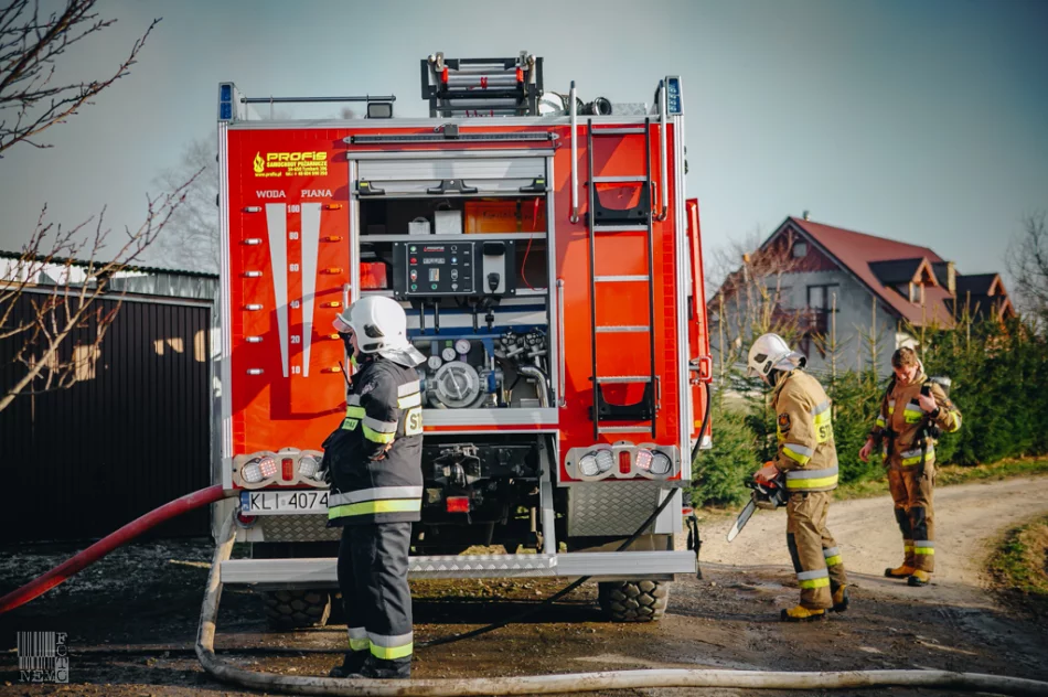 Budynek gospodarczy spłonął doszczętnie wraz z wyposażeniem - zdjęcie 10