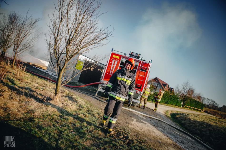 Budynek gospodarczy spłonął doszczętnie wraz z wyposażeniem - zdjęcie 11