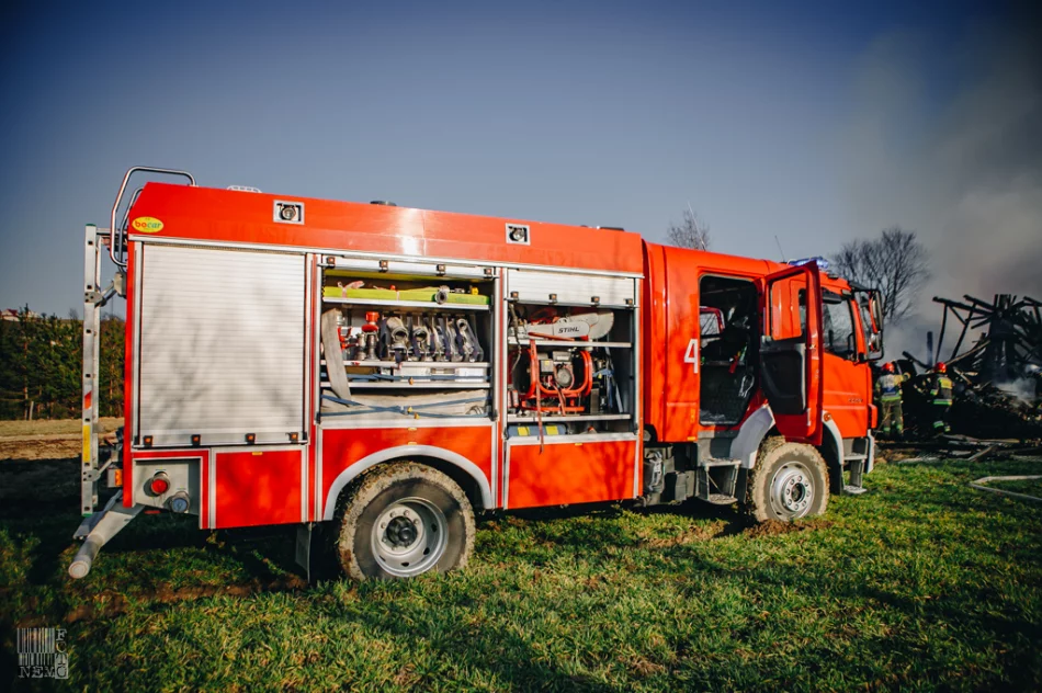 Budynek gospodarczy spłonął doszczętnie wraz z wyposażeniem - zdjęcie 14