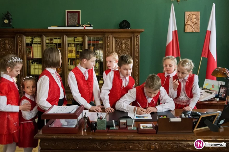 Wzruszający koncert dzieci ze Żmiącej - zdjęcie 2