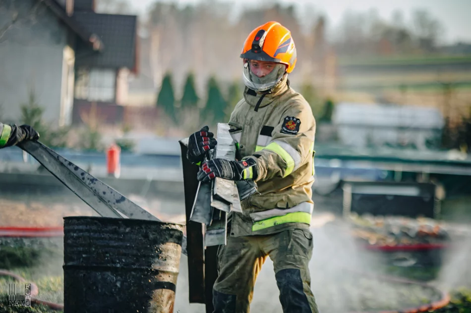 Budynek gospodarczy spłonął doszczętnie wraz z wyposażeniem - zdjęcie 20