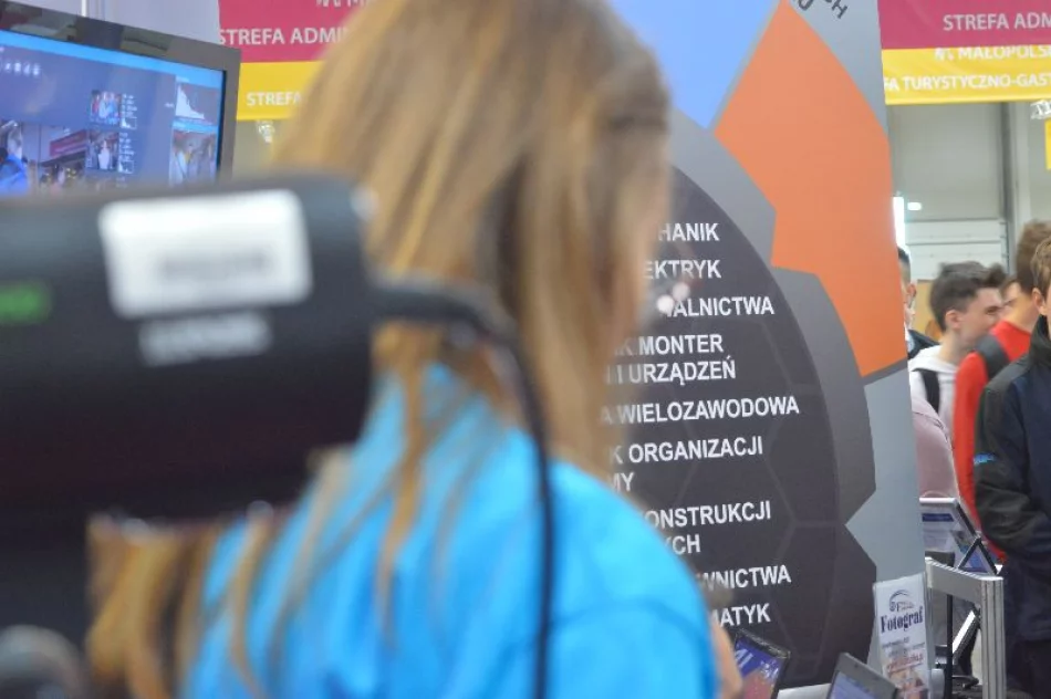Kolejny sukces ZSTI na krakowskich targach edukacyjnych - zdjęcie 8