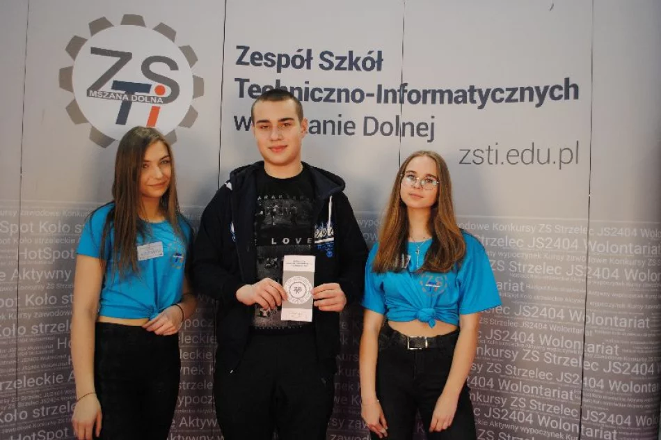 Kolejny sukces ZSTI na krakowskich targach edukacyjnych - zdjęcie 13