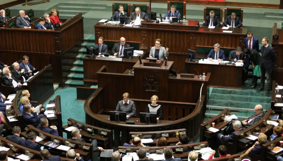 Sejm uchwalił zmiany w oświacie - gimnazja do likwidacji - zdjęcie 1