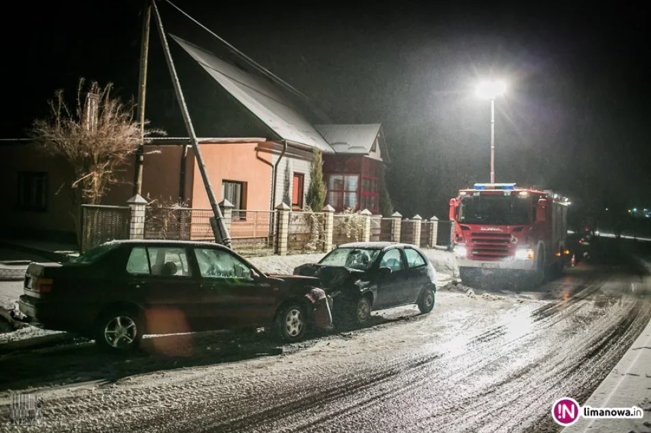 Czołowe zderzenie samochodów - zdjęcie 3