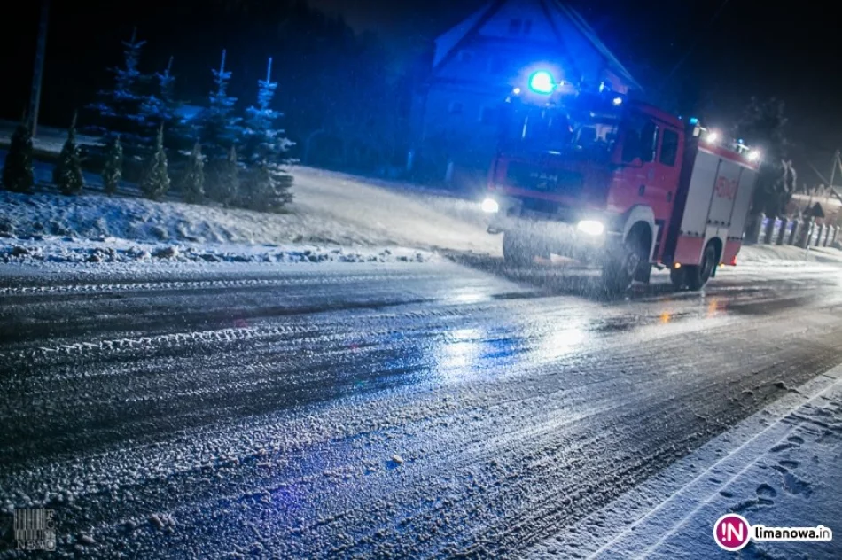 Czołowe zderzenie samochodów - zdjęcie 4