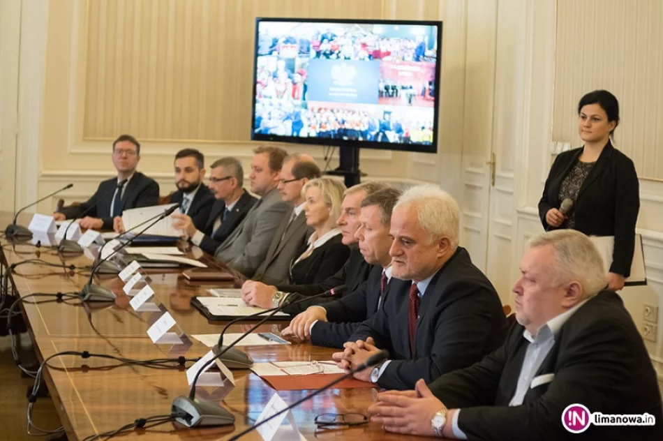 Rok wojewody: 'Możemy powiedzieć, że daliśmy radę' - zdjęcie 2