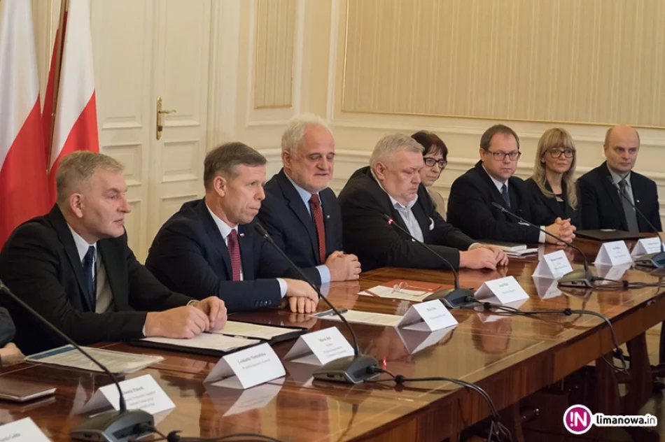 Rok wojewody: 'Możemy powiedzieć, że daliśmy radę' - zdjęcie 4