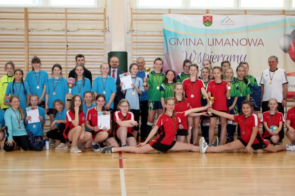 Rupniów znów najlepszy w piłce ręcznej - zdjęcie 2