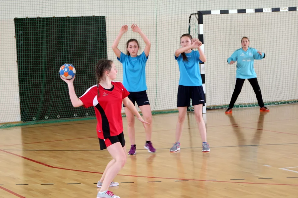 Rupniów znów najlepszy w piłce ręcznej - zdjęcie 17