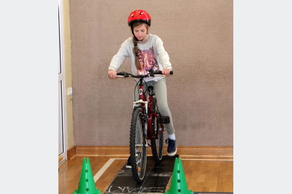 Gminne eliminacje Turnieju Wiedzy o Bezpieczeństwie w Ruchu Drogowym - zdjęcie 16