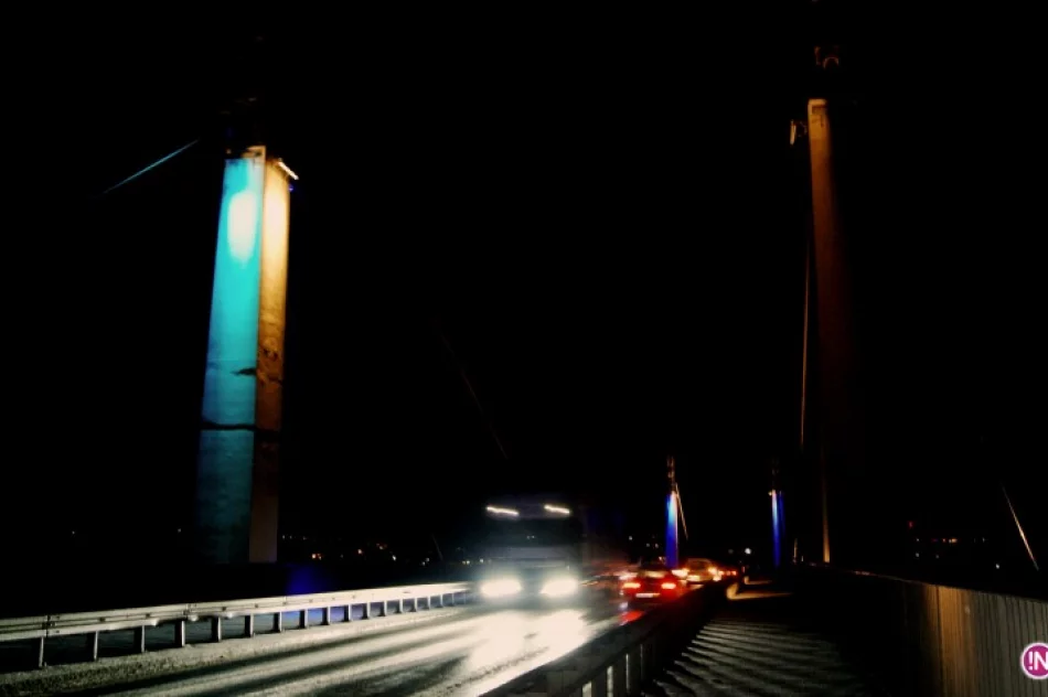 Rozświetlony most św. Kingi - zdjęcie 2