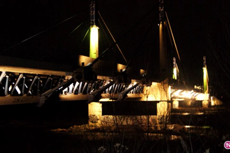 Rozświetlony most św. Kingi - zdjęcie 3