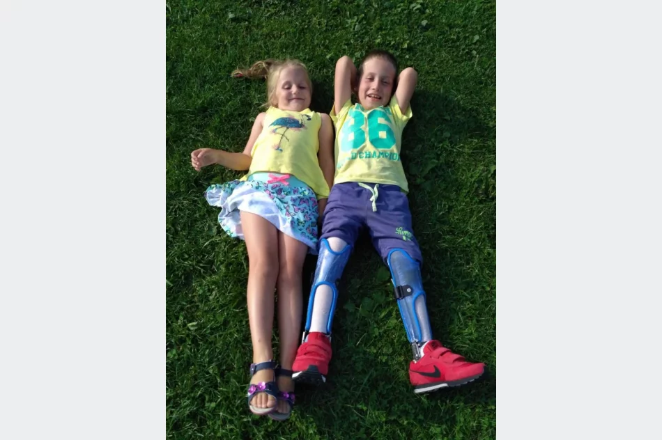 Ma dopiero 9 lat, a przeżył już mnóstwo bólu i cierpienia. Stasia czeka kosztowna operacja, by mógł normalnie chodzić! - zdjęcie 3