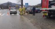 Zderzenie dwóch aut na skrzyżowaniu - zdjęcie 2
