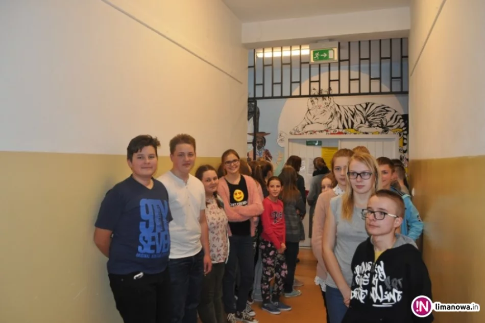 Wykonali mural w swojej szkole - zdjęcie 2