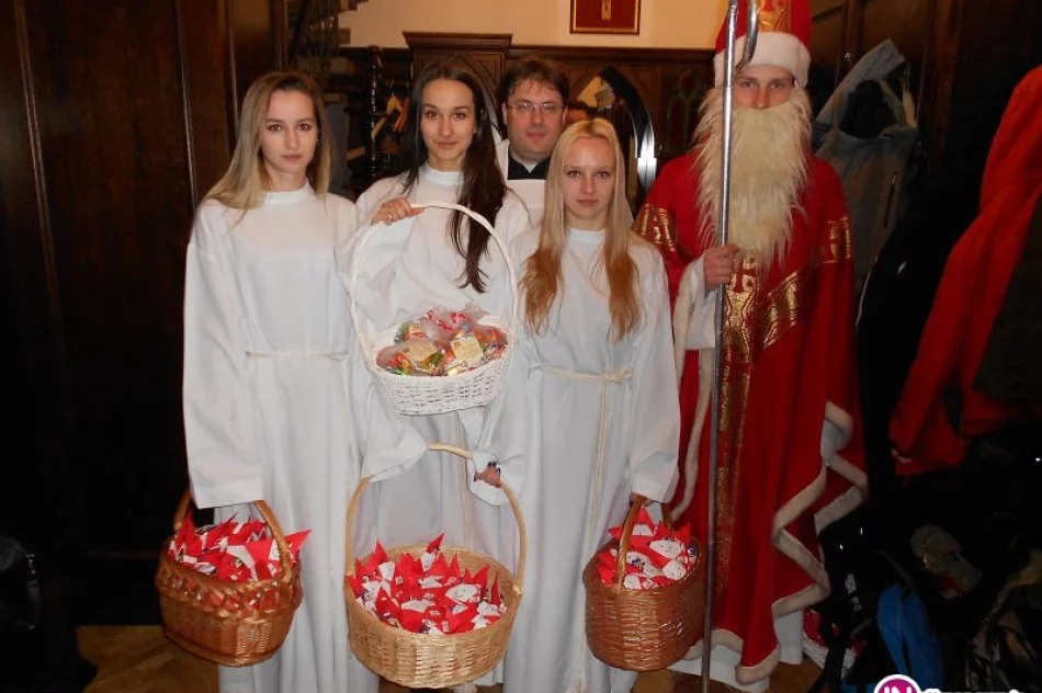 Uczniowie zadbali o prezenty dla przedszkolaków - zdjęcie 2