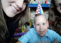 Dają na urodziny uśmiech - zdjęcie główne