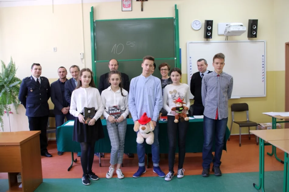 66 uczniów wykazało się wiedzą o pożarnictwie - zdjęcie 8