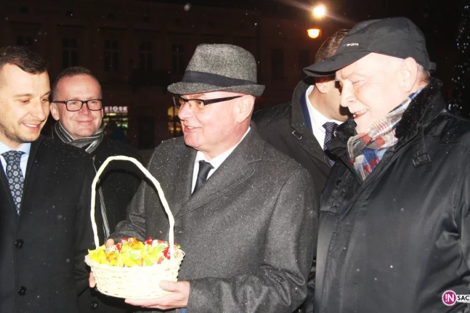 Radni przerwali obrady aby uczestniczyć w otwarciu lodowiska - zdjęcie 3