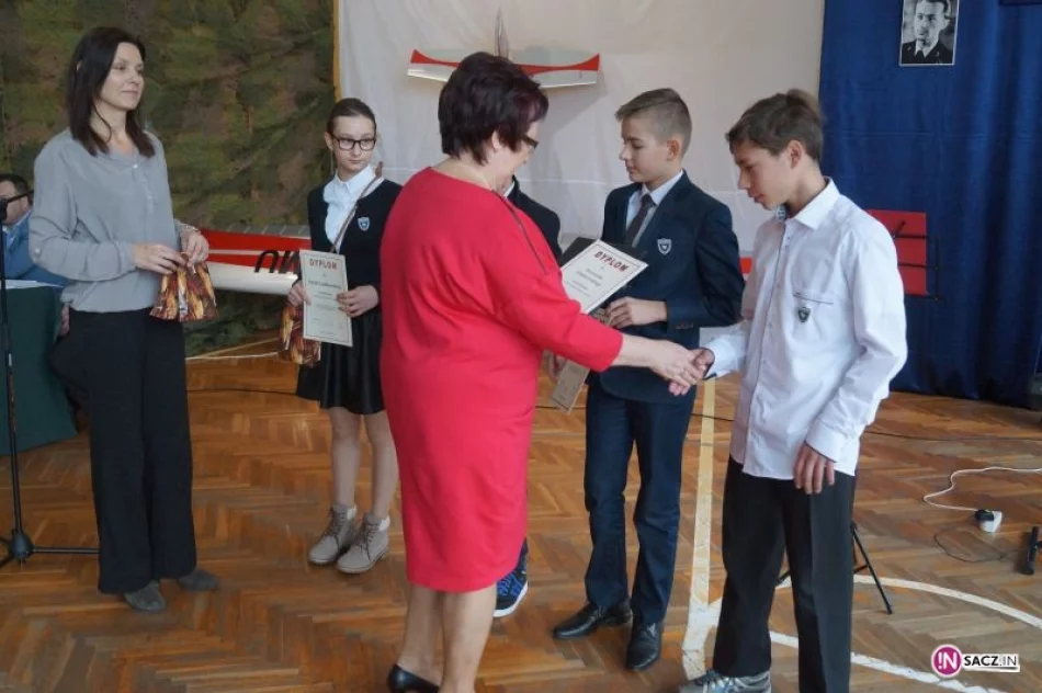 By czas śladów nie zatarł…” czyli szkoła w Tęgoborzy czci swojego patrona - zdjęcie 4