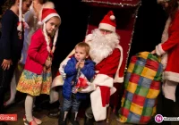 Mikołaj nie zapomniał o prezentach dla najmłodszych mieszkańców (zdjęcia) - zdjęcie główne