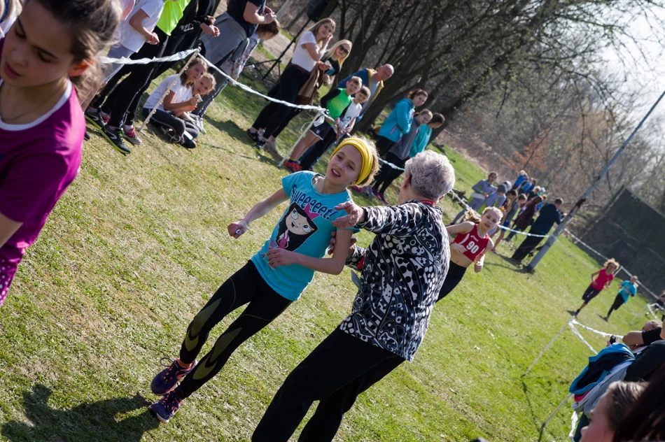 Sukces lekkoatletów na mistrzostwach województwa w biegach przełajowych - zdjęcie 10