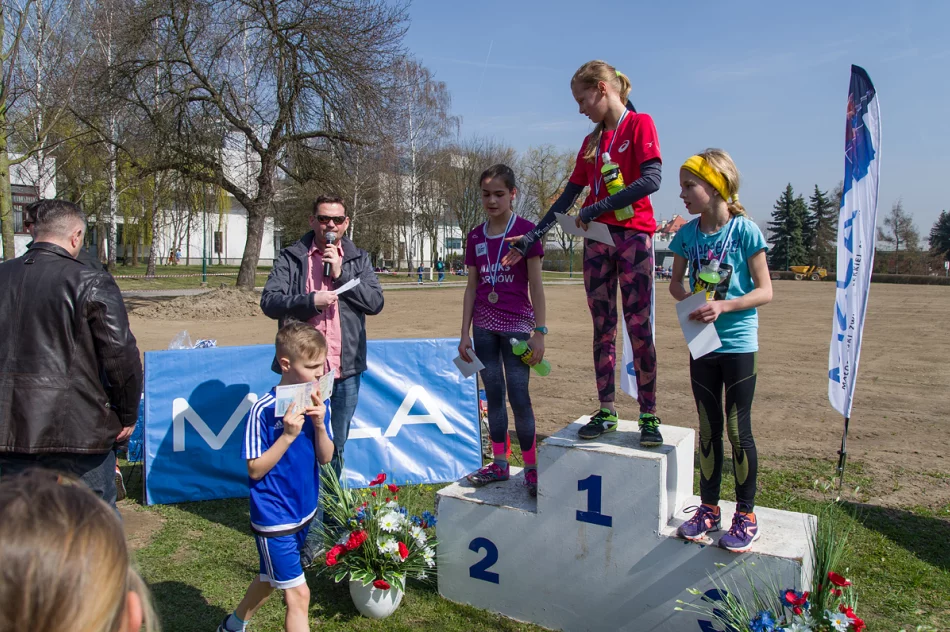 Sukces lekkoatletów na mistrzostwach województwa w biegach przełajowych - zdjęcie 11