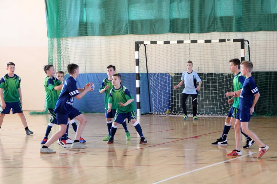 Chłopcy ze Starej Wsi Mistrzami Gminy Limanowa w piłce ręcznej - zdjęcie 5