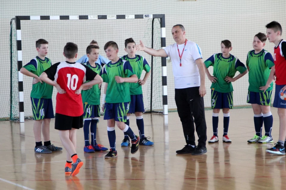 Chłopcy ze Starej Wsi Mistrzami Gminy Limanowa w piłce ręcznej - zdjęcie 7