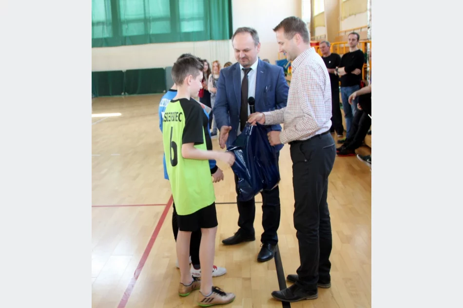 Chłopcy ze Starej Wsi Mistrzami Gminy Limanowa w piłce ręcznej - zdjęcie 16