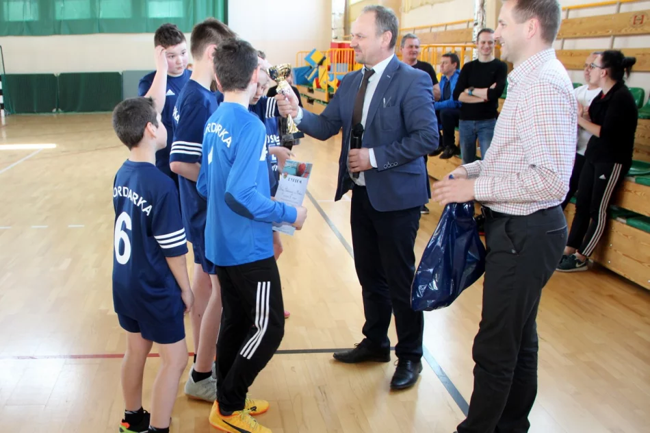 Chłopcy ze Starej Wsi Mistrzami Gminy Limanowa w piłce ręcznej - zdjęcie 20