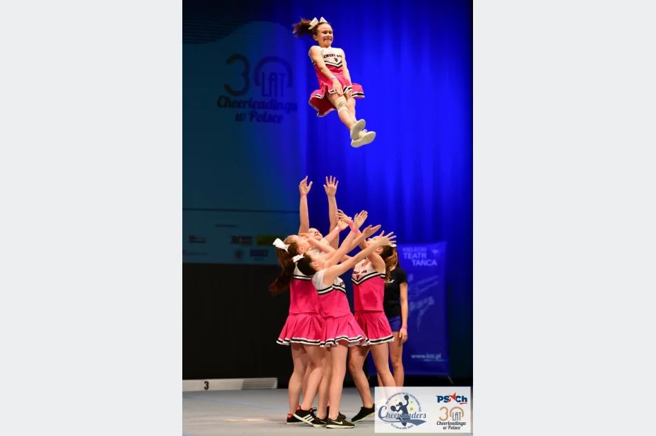 Sukces limanowskich cheerleaderek na XXI Mistrzostwach Polski Cheerleaders - zdjęcie 3
