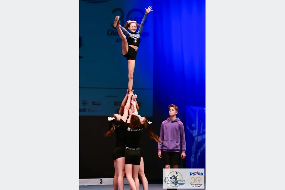 Sukces limanowskich cheerleaderek na XXI Mistrzostwach Polski Cheerleaders - zdjęcie 4