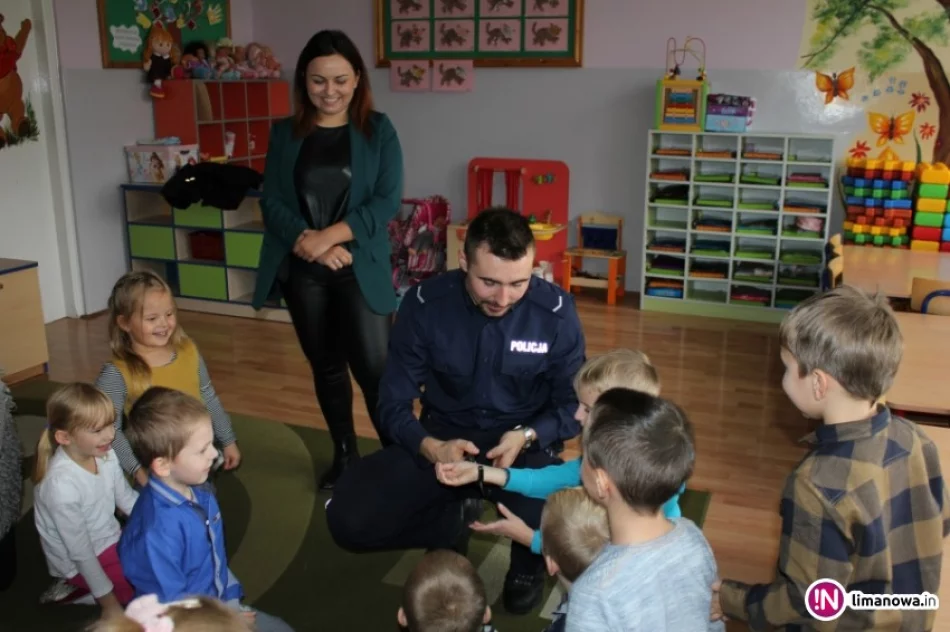 Z policjantami rozmawiali o bezpieczeństwie - zdjęcie 2