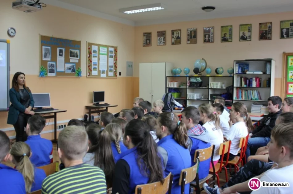 Z policjantami rozmawiali o bezpieczeństwie - zdjęcie 3